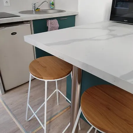 Appartamento Studio Calme Avec Cour En Centre Ville